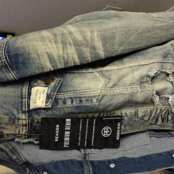Reasons New M size  Destroyed Denim Jacket. Brand New never been worn - Picture 6 of 6